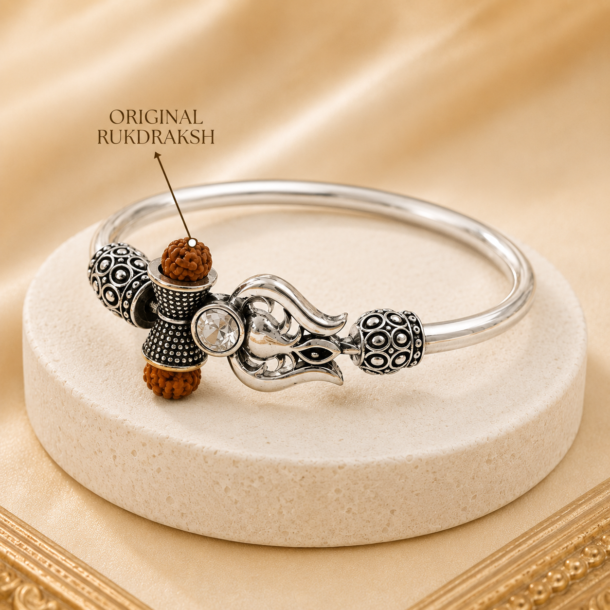 Trident Kada - Trishul Damru Kada with 5 Mukhi Rudraksha Beads - (๐๐ฎ๐ฒ๐ ๐๐๐ญ๐ ๐
๐ซ๐๐)