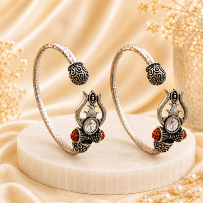 Trident Kada - Trishul Damru Kada with 5 Mukhi Rudraksha Beads - (𝐁𝐮𝐲𝟏 𝐆𝐞𝐭𝟏 𝐅𝐫𝐞𝐞)