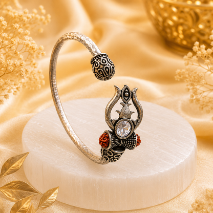 Trident Kada - Trishul Damru Kada with 5 Mukhi Rudraksha Beads - (𝐁𝐮𝐲𝟏 𝐆𝐞𝐭𝟏 𝐅𝐫𝐞𝐞)