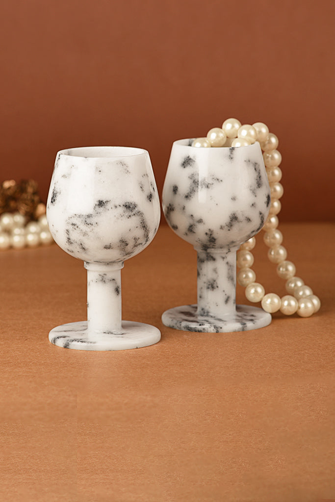 Set of 2 Wine Goblet ( Black and White )